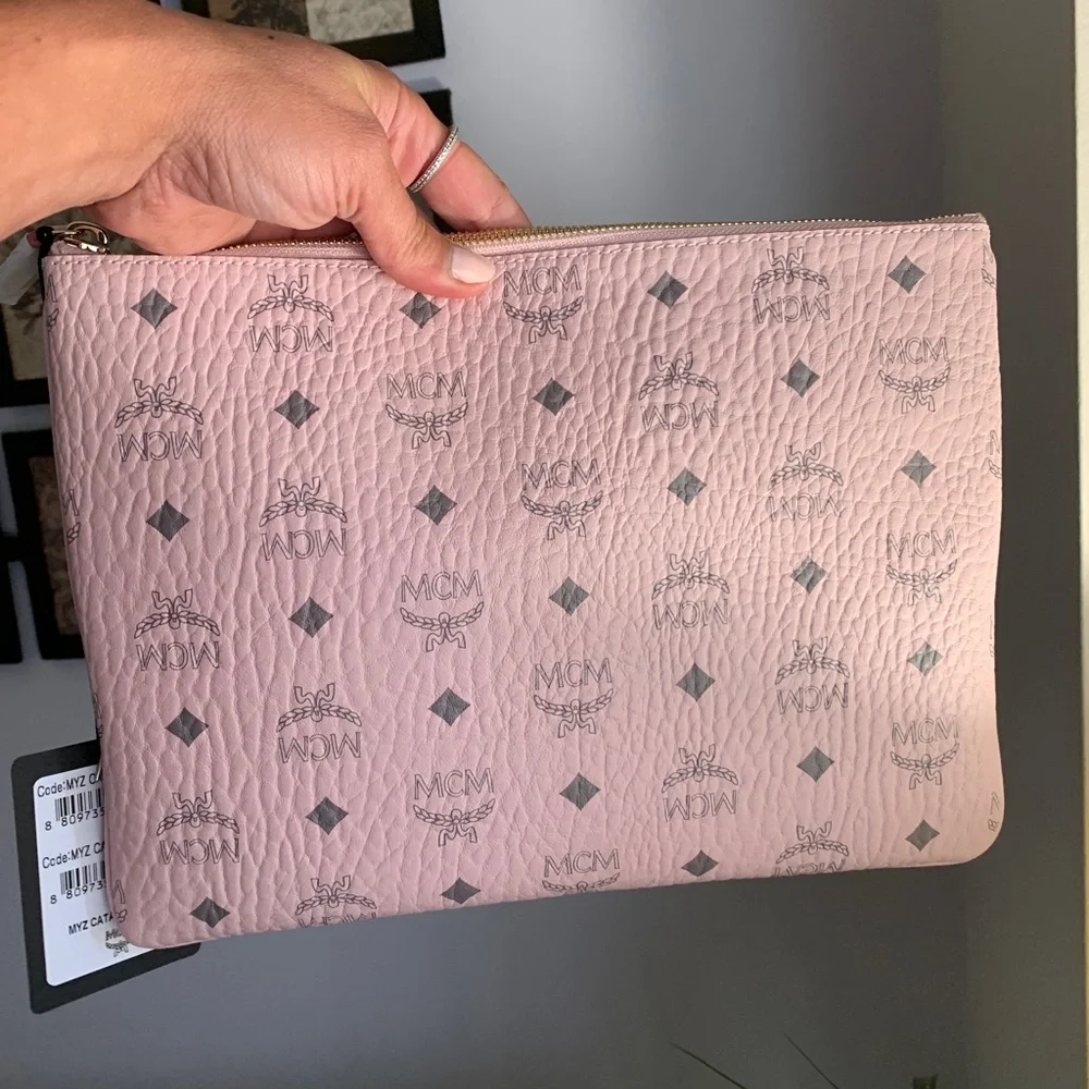 Authentic MCM logo Diamond Leather zip top clutch/Crosby❤️ - Picture 13 of 15